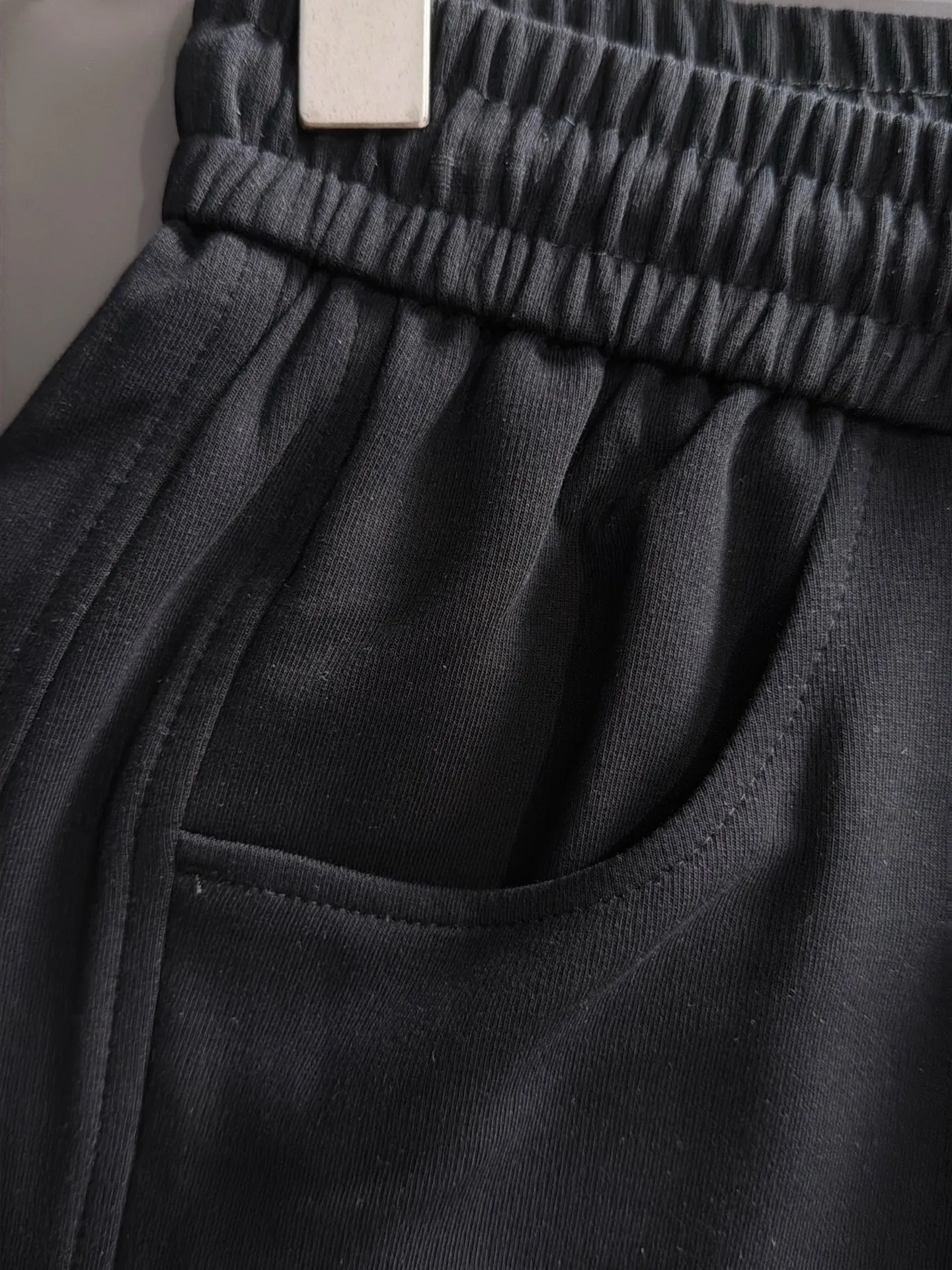 Next day shipment LP high quality Loro Piana 26ss autumn and winter new high-quality trousers Compare real-life details at will A perfect choice for autumn and winter. A must-have item. Sizes: M to 3XL (please state your height and weight when placing an order)